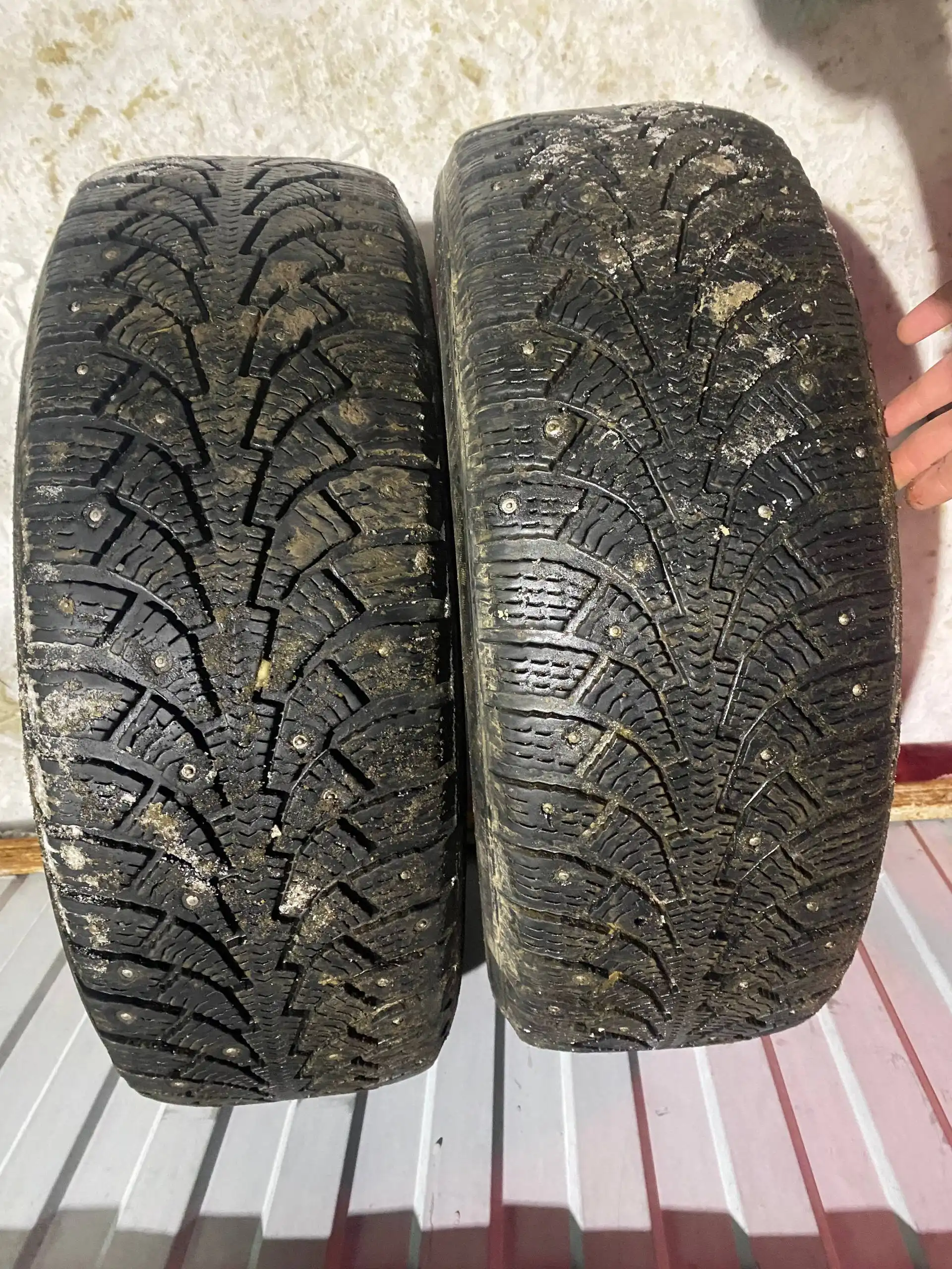 Продажа зимних шин 205/60 R16