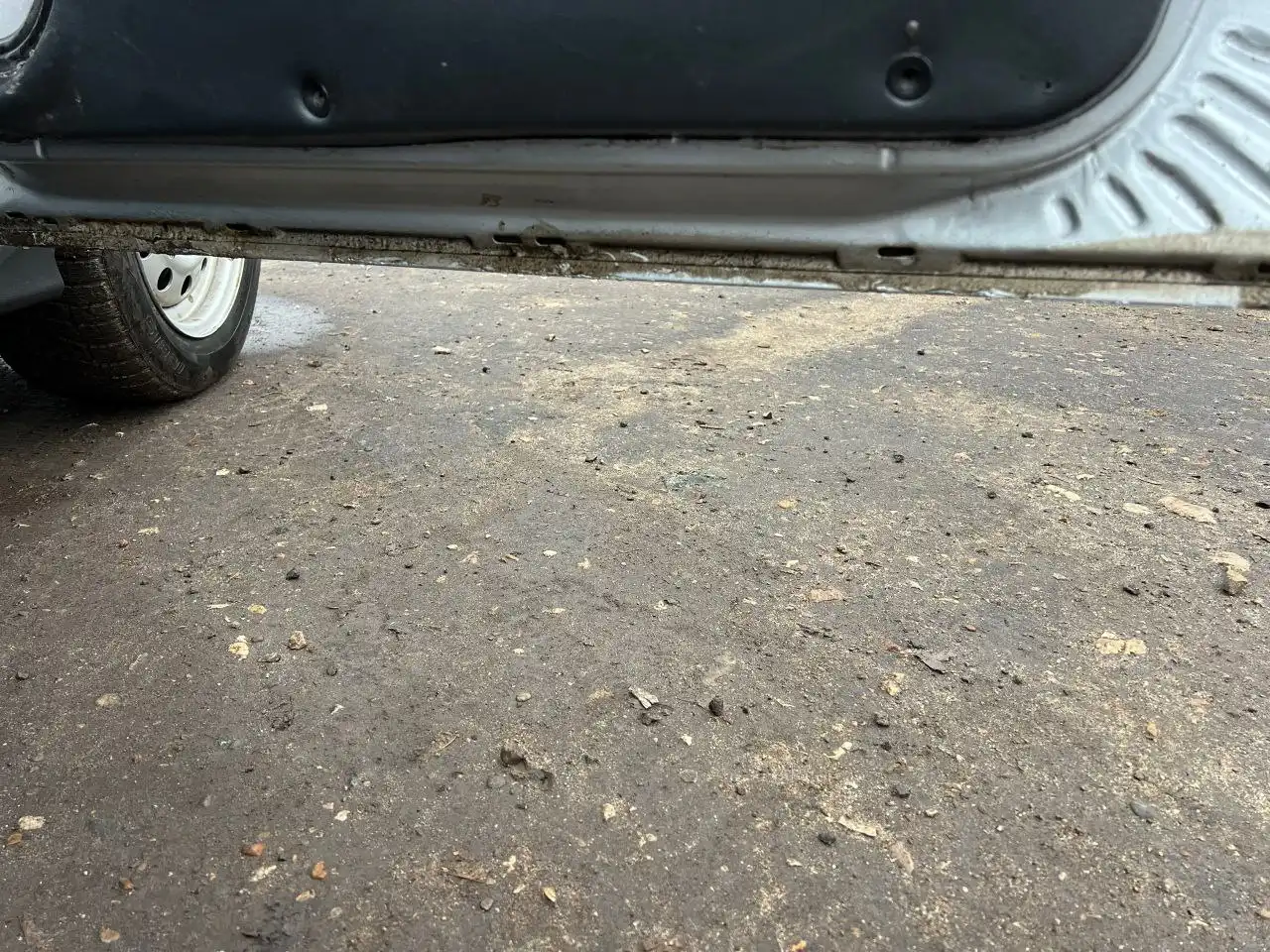 Автомобиль 2003 года в отличном состоянии