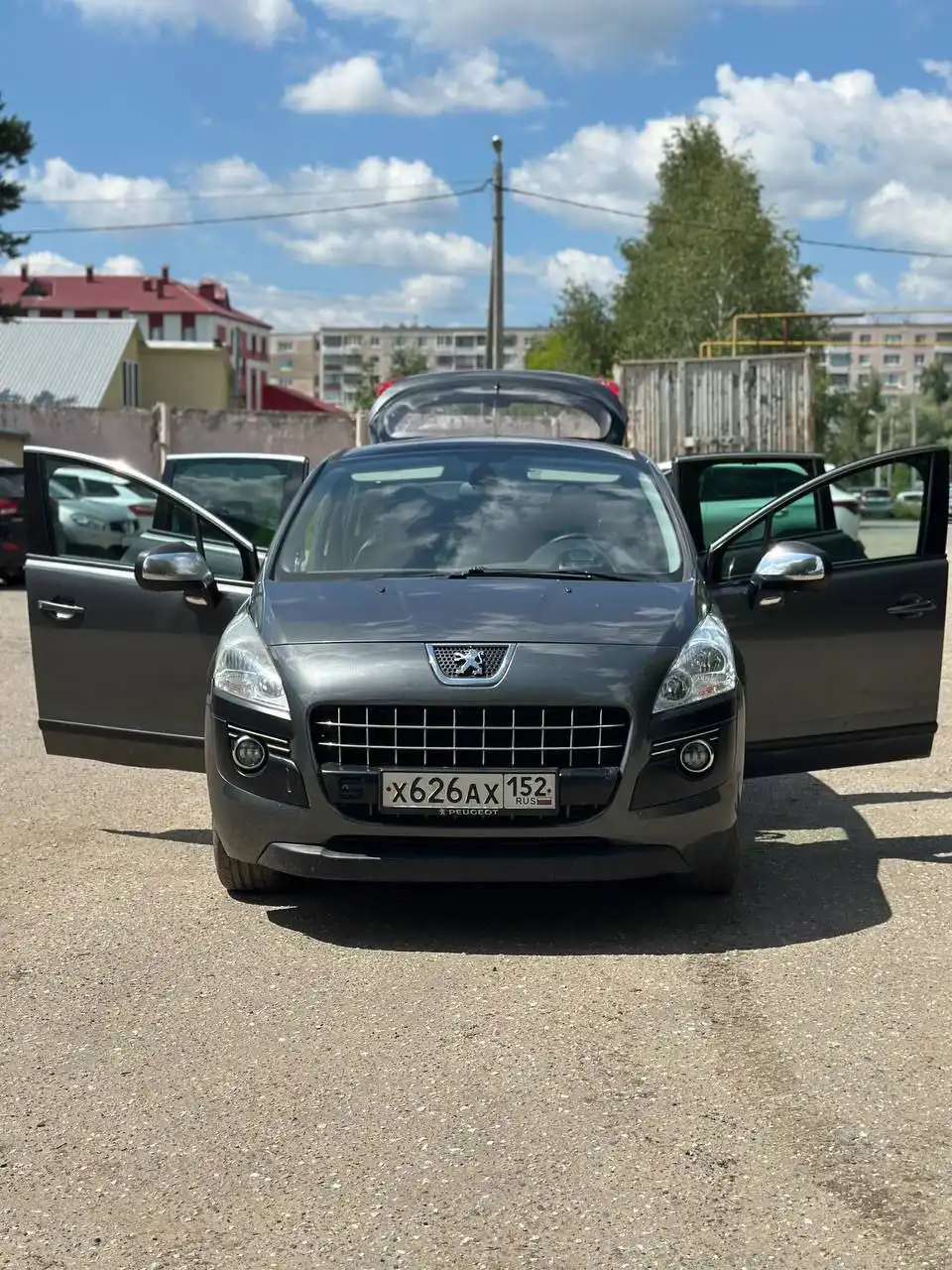 Продажа Peugeot 3008 1.6 AT 2011 года