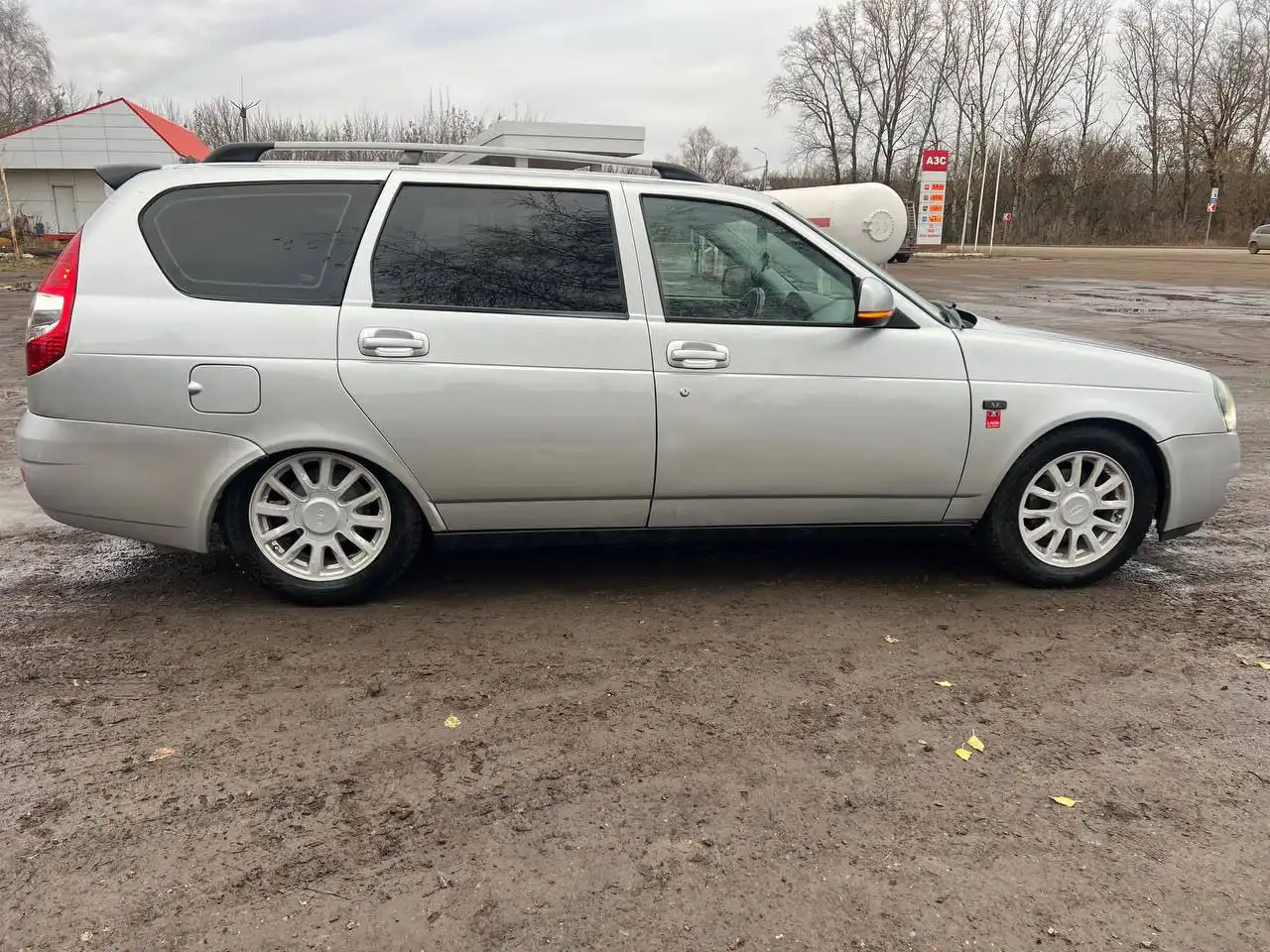 Продажа автомобиля 2010 года с полной комплектацией и доработками