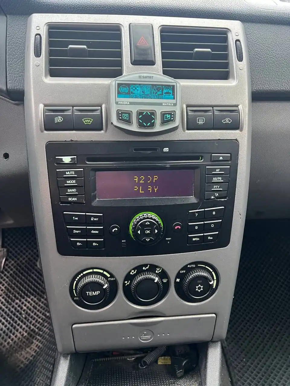 Продажа автомобиля 2010 года с полной комплектацией и доработками