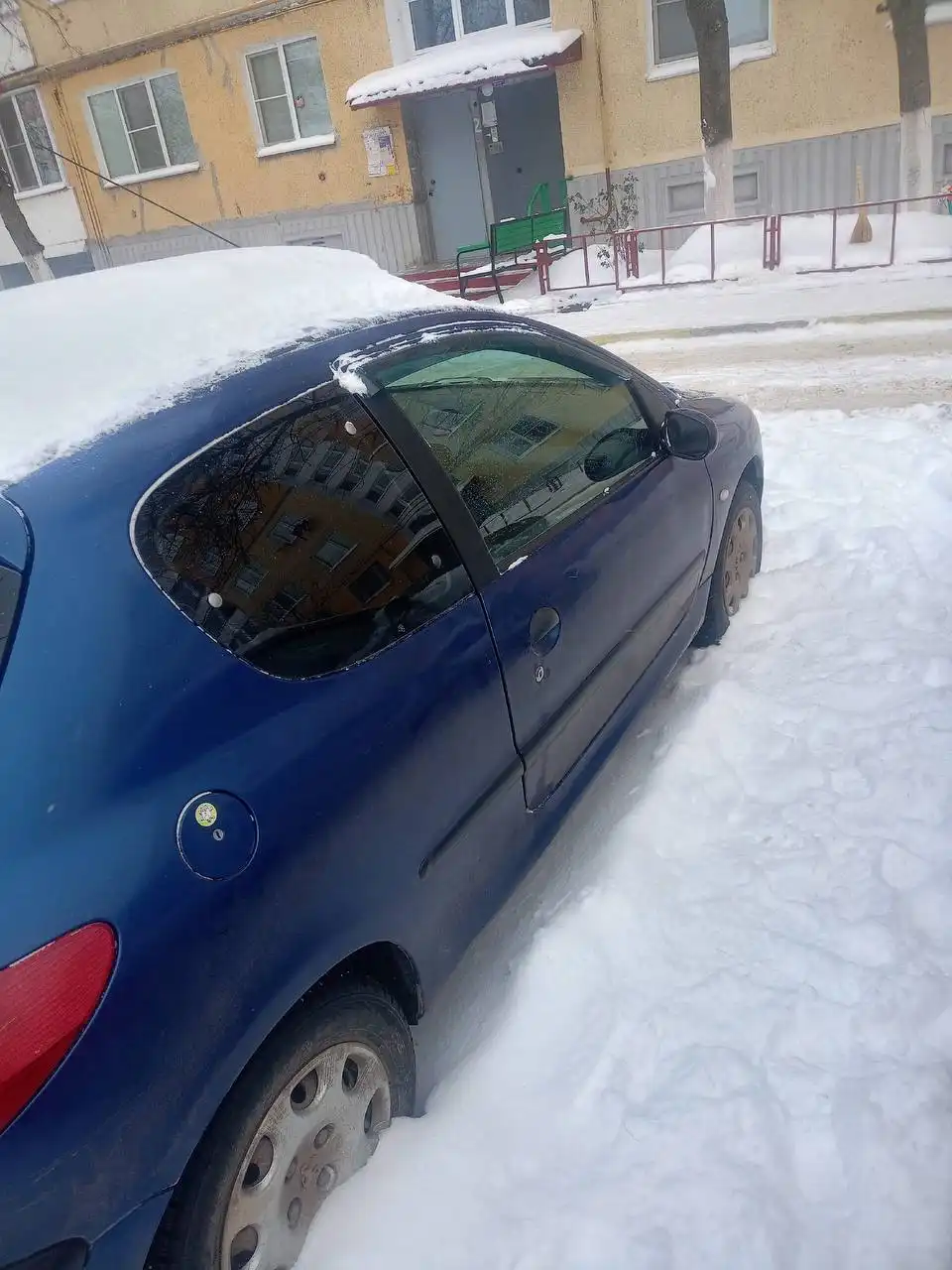 Продам Пежо 206 2001 года