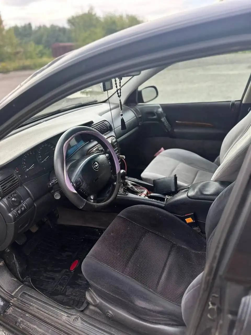 Opel Omega 2.0 1998 года