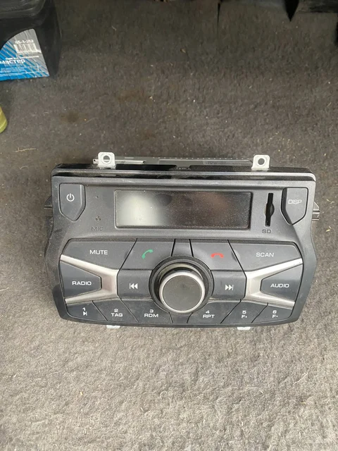 Продам штатную магнитолу Веста - Коммерческий транспорт в Саранск