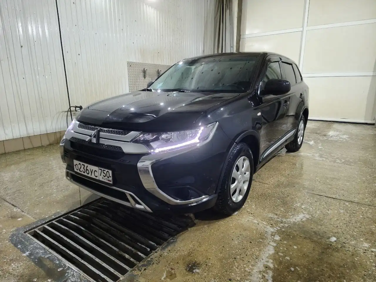 Продажа Mitsubishi Outlander 2019 года - Внедорожники (Авто) в Саранск