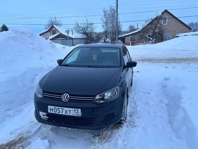 Продам Volkswagen Polo 2013 года с зимней и летней резиной - Легковые автомобили в Саранск
