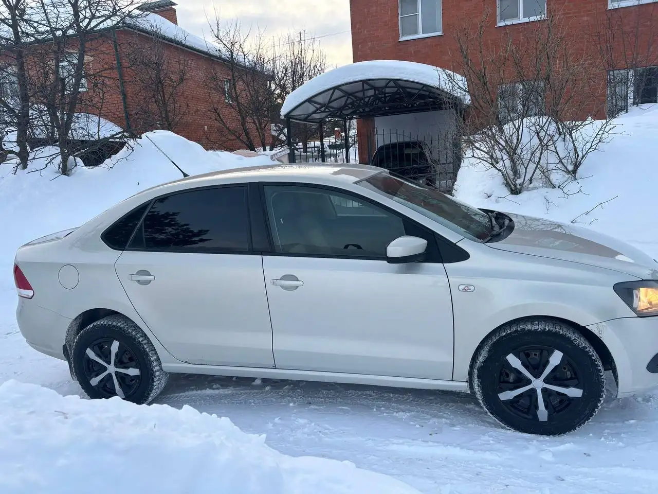 Продажа автомобиля 2011 года в отличном состоянии - Легковые автомобили (Авто) в Саранск