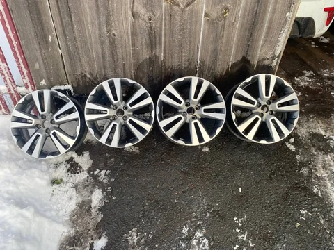 Продажа дисков Веста с новой резиной - Автостекла в Саранск