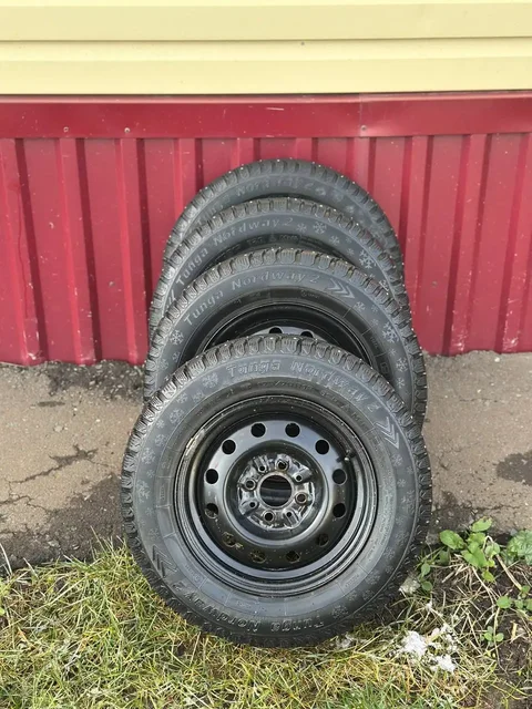 Продажа зимних колес R13 на ВАЗ - Внедорожники в Саранск