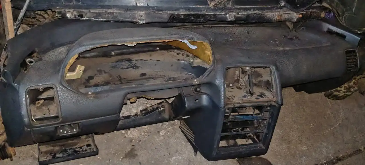 Продам торпеду и дверные карты на ВАЗ 2110-12 - Автозапчасти (Запчасти) в Саранск