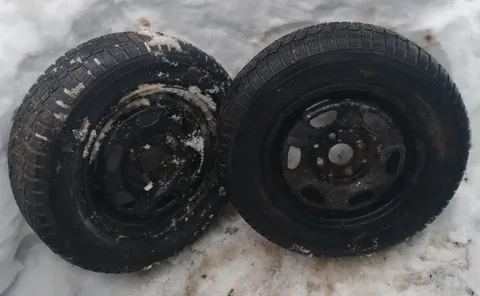 Продам шины R13 2 штуки - УАЗ в Саранск