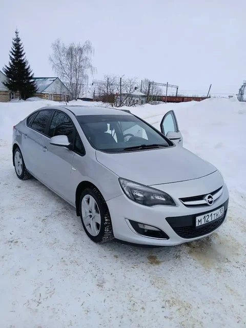 Продажа автомобиля Opel Astra J 2013 года - Мотоциклы и мопеды в Саранск