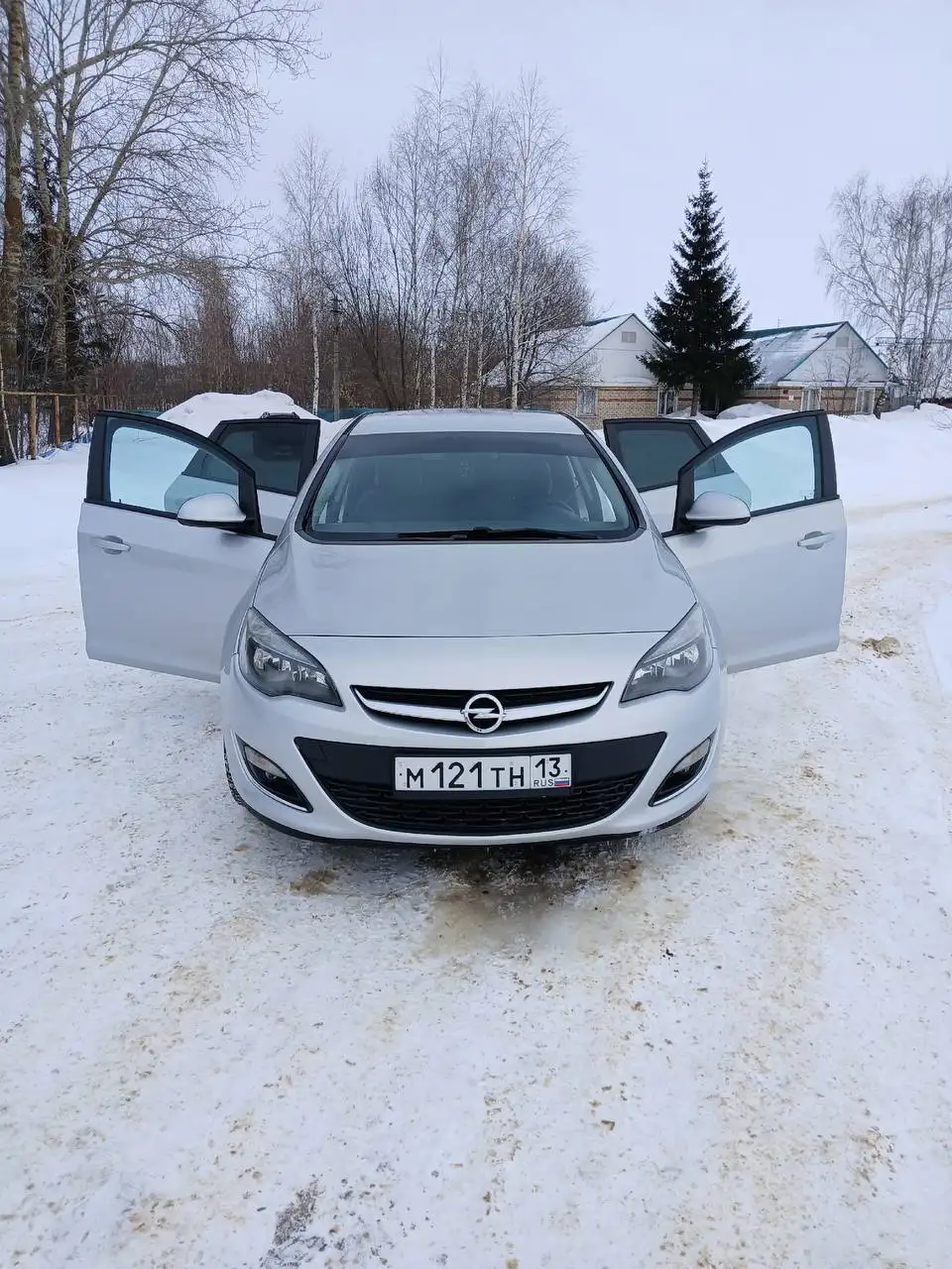 Продажа автомобиля Opel Astra J 2013 года - Авто в Саранск