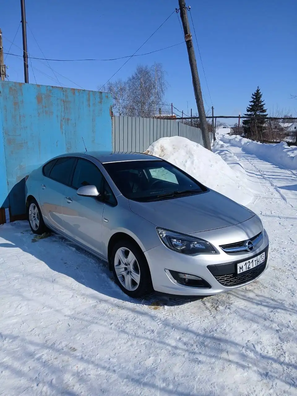 Продажа автомобиля Opel Astra J 2013 года - Авто в Саранск