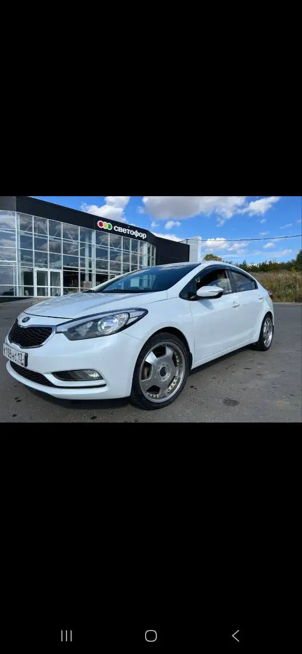 Продажа автомобиля 2015 года от хозяйки - Авто в Саранск