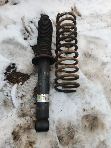 Задние стойки с пружиной на ВАЗ 2110-2112 - Колеса и диски в Саранск