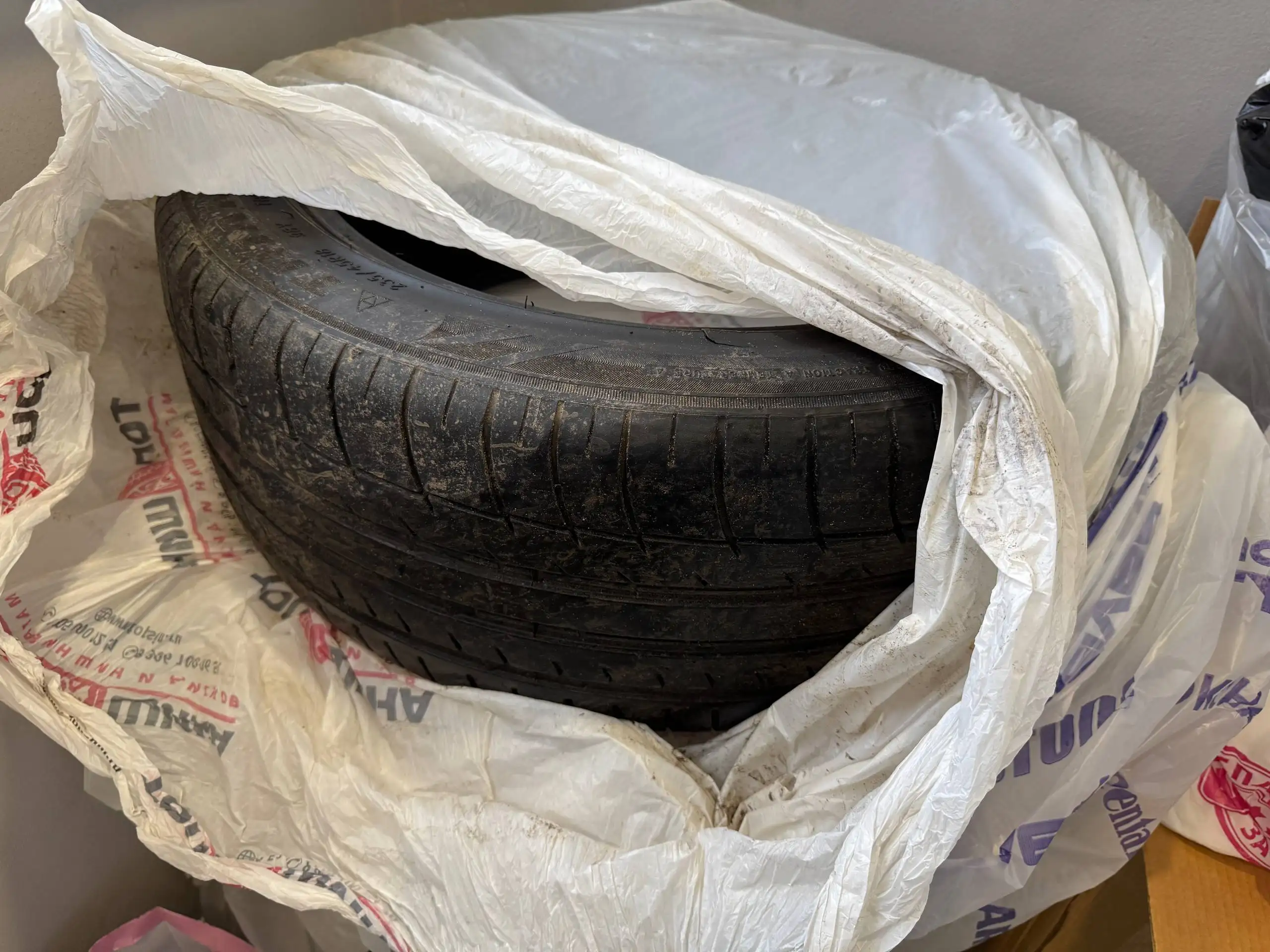 Продажа 4 летних шин Triangle TH201 235/45 R18 - Шины и диски (Авто) в Саранск