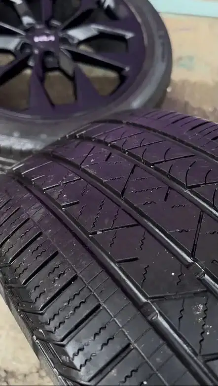 Колеса R20 KIA Sorento с летней резиной Continental - Запчасти (Авто) в Саранск