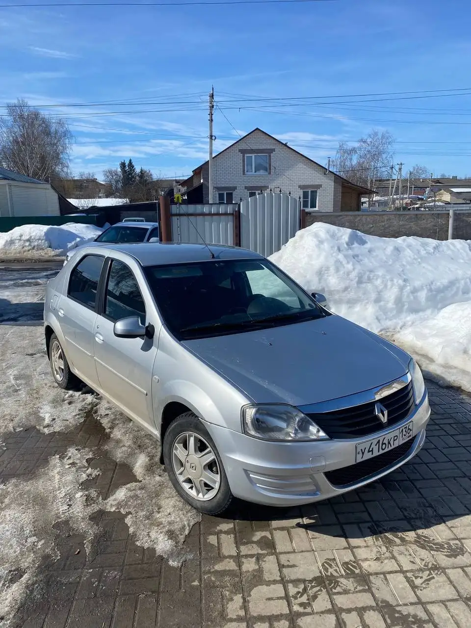Renault Logan рестайлинг в максимальной комплектации 2013 года - Легковые автомобили (Авто) в Починки