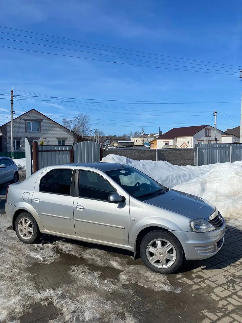 Renault Logan рестайлинг в максимальной комплектации 2013 года - Легковые автомобили (Авто) в Починки