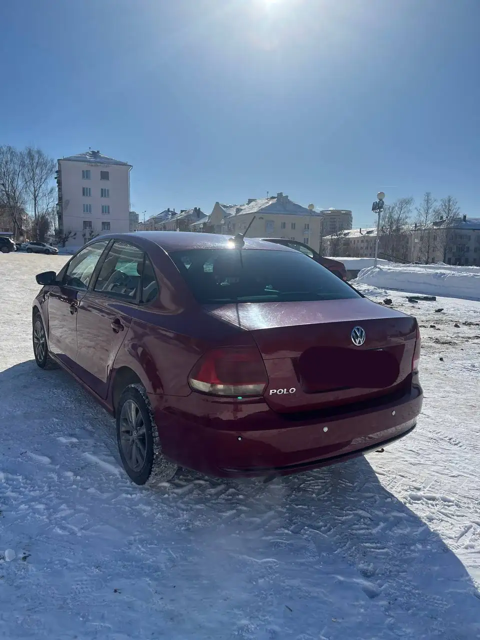 Volkswagen Polo 2 владельца, красный цвет, без вложений - Авто в Саранск