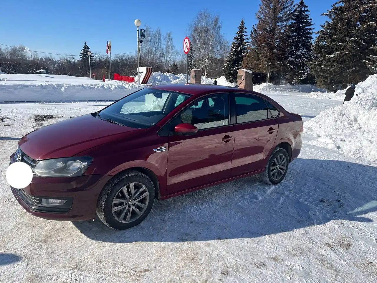 Volkswagen Polo 2 владельца, красный цвет, без вложений - Авто в Саранск