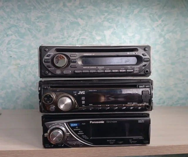 Продажа 3 мафонов - Мобильные телефоны и аксессуары в Саранск