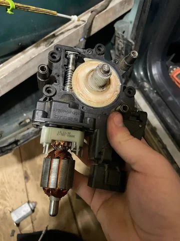 Поиск мотора стеклоподъемника Audi A6 C5 - Автогенераторы в Саранск