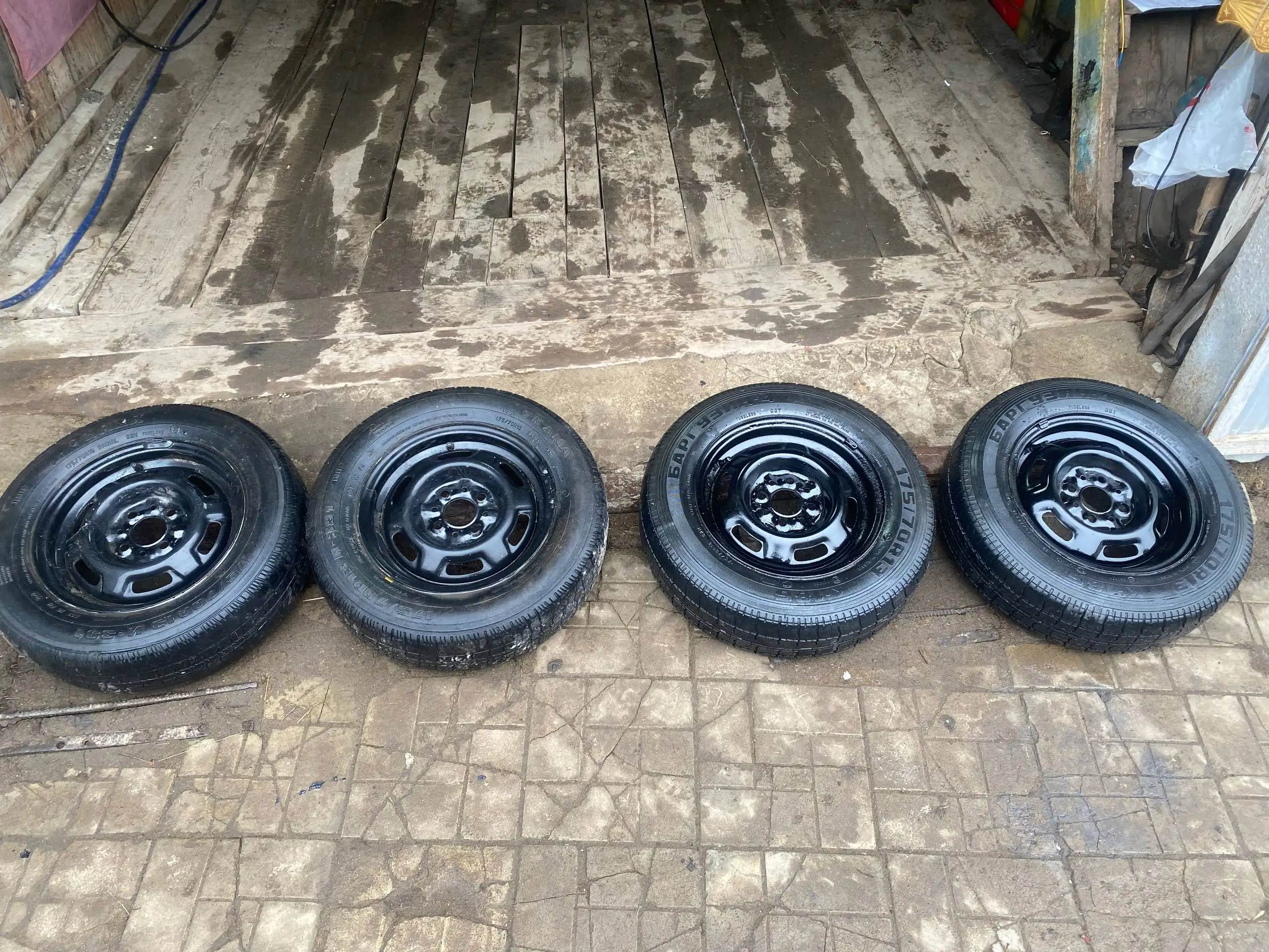 Комплект летних колес R13 175/70 - Шины и диски (Авто) в Саранск