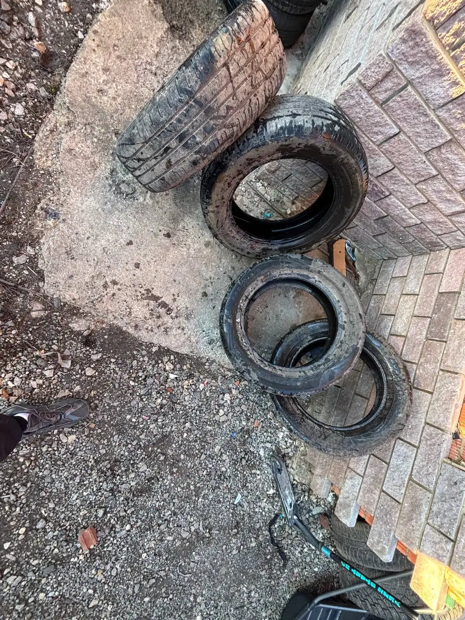 Срочная продажа шин 225/60 R17 - Шины и диски (Авто) в Саранск