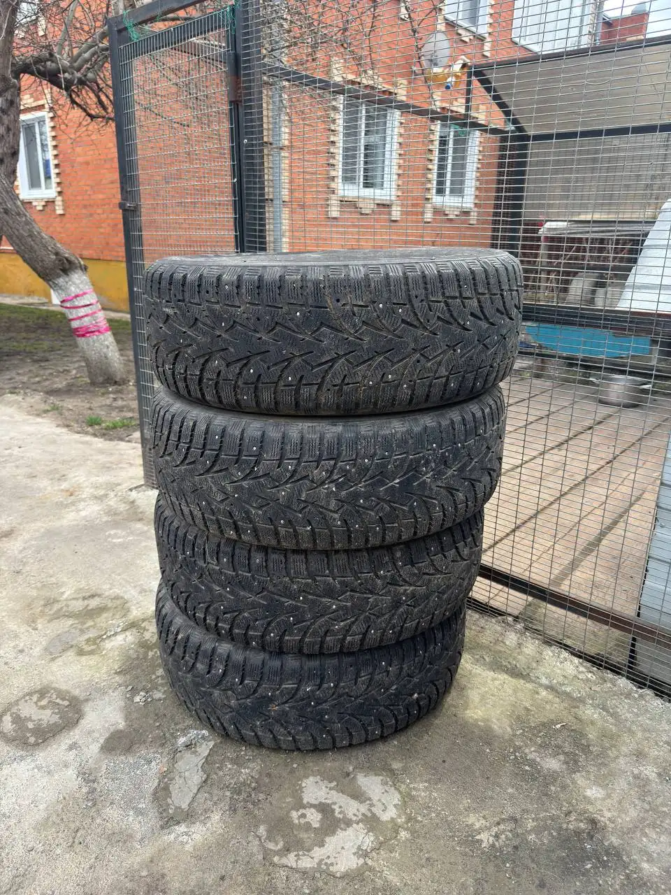 Зимняя резина в хорошем состоянии - Шины и диски (Авто) в Саранск