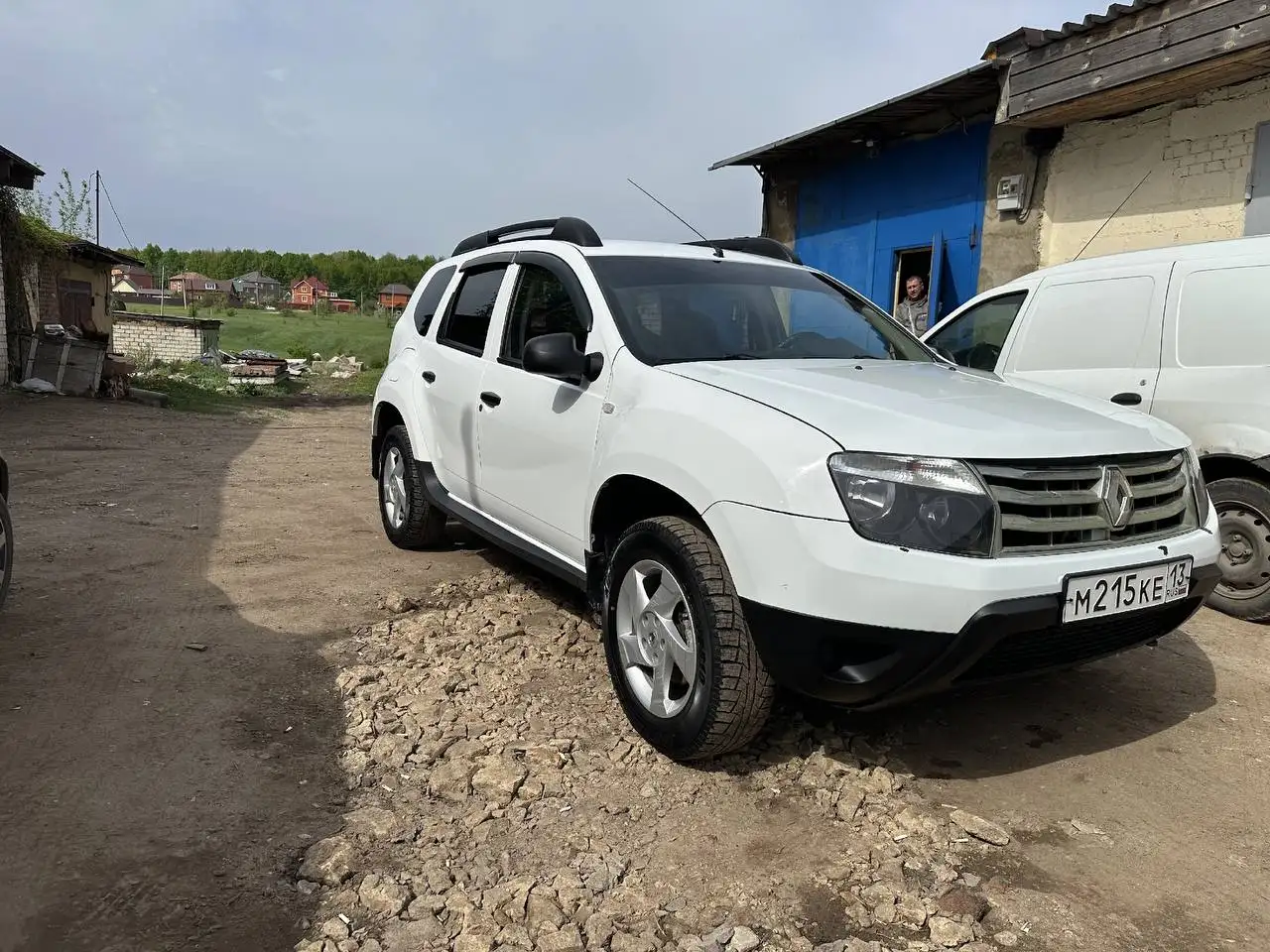 Автомобиль 2013 года полный привод - Легковые автомобили (Авто) в Неизвестно