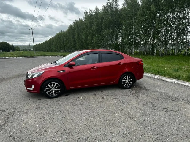 Kia Rio 2012 года в хорошем состоянии - Аккумуляторы в Саранск