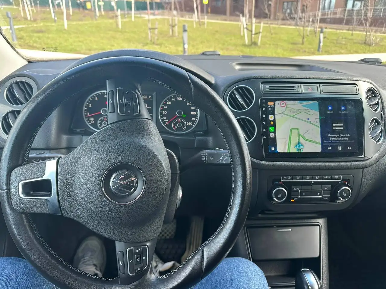 Volkswagen Tiguan 2011 - Внедорожники (Авто) в Саранск
