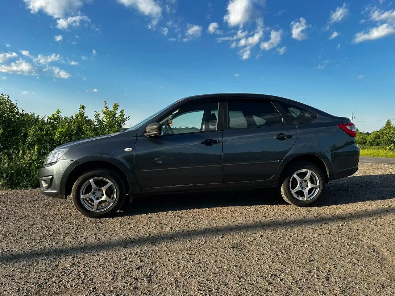 Автомобиль 2017 года - Легковые автомобили (Авто) в Саранск