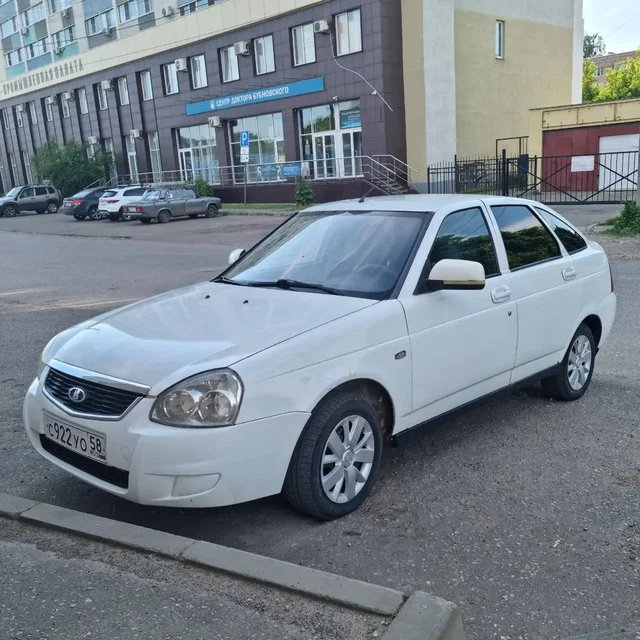 Продажа автомобиля Приора хетчбек 2010 - Автозапчасти в Саранск