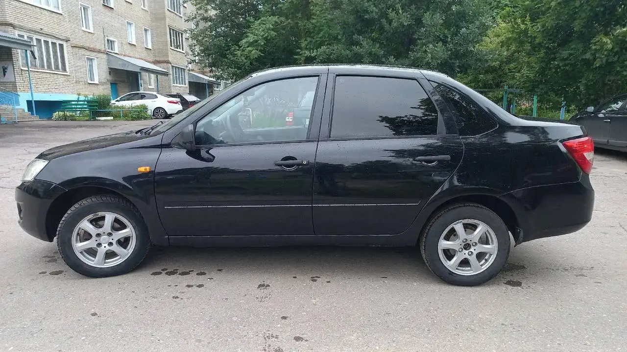 Лада Гранта 2012 г.в. - Легковые автомобили (Авто) в Кузнецк