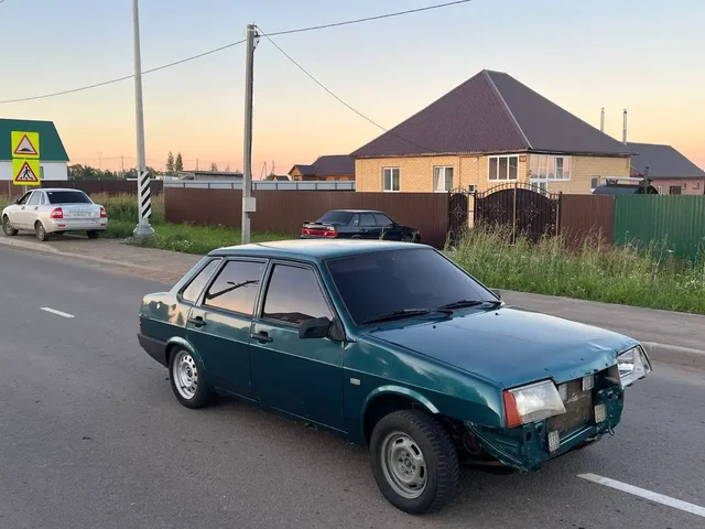 Автомобиль 2001 инжектор - Запчасти для авто в Саранск