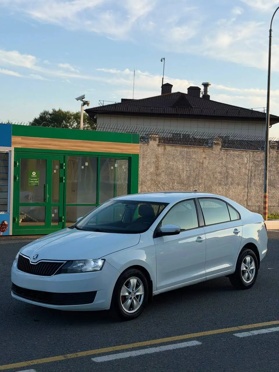 Rapid рест, 2018 год, отличное состояние - Легковые автомобили (Авто) в Саранск