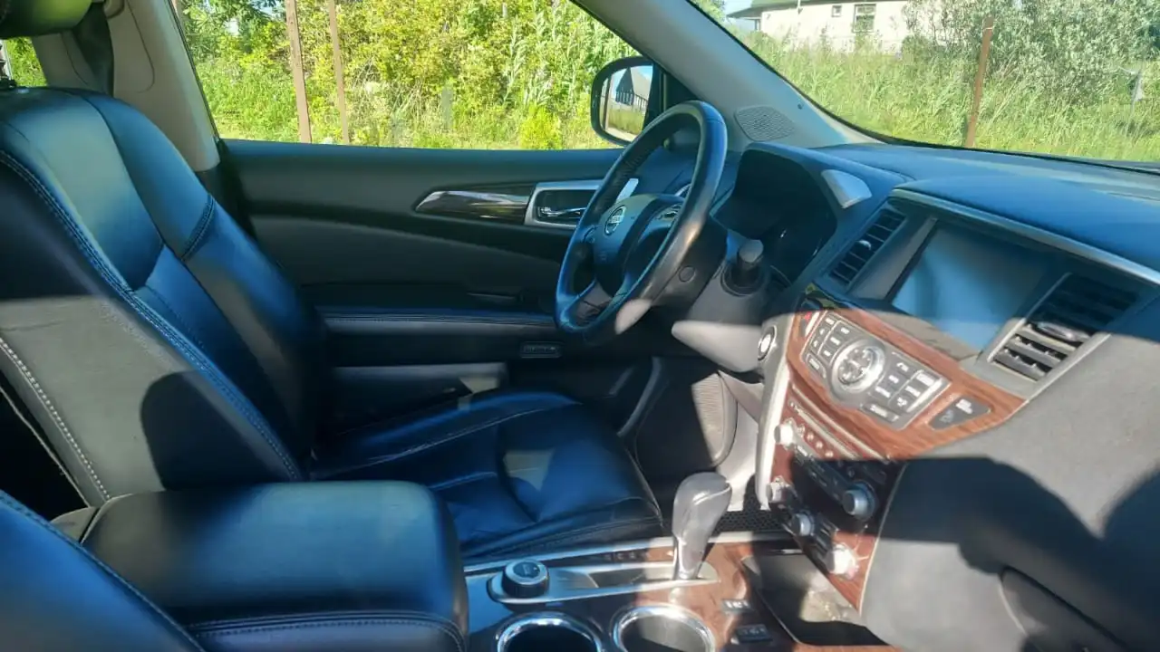 NISSAN PATHFINDER 2014 на торгах по банкротству