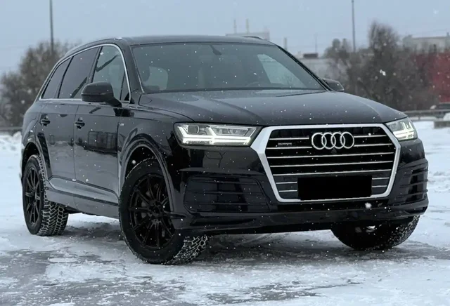 Audi Q7 2018 3.0 бензин автомат полный привод - Регистрационные знаки в Махачкала