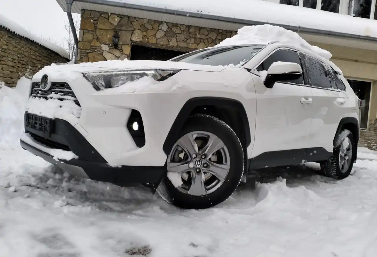 Toyota RAV4 2022 V поколение (FL) с пробегом 49 000 км - Легковые автомобили (Авто) в Махачкала