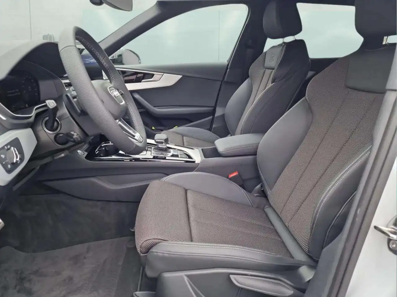 Audi A4 2024 с пробегом 30 000 км - Легковые автомобили (Авто) в Махачкала