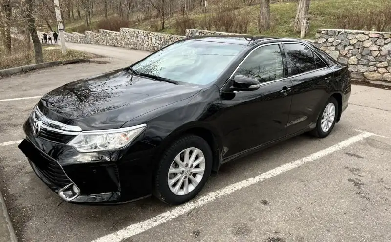 Toyota Camry 2017, черный цвет, 147 тыс. км - Авто в Махачкала