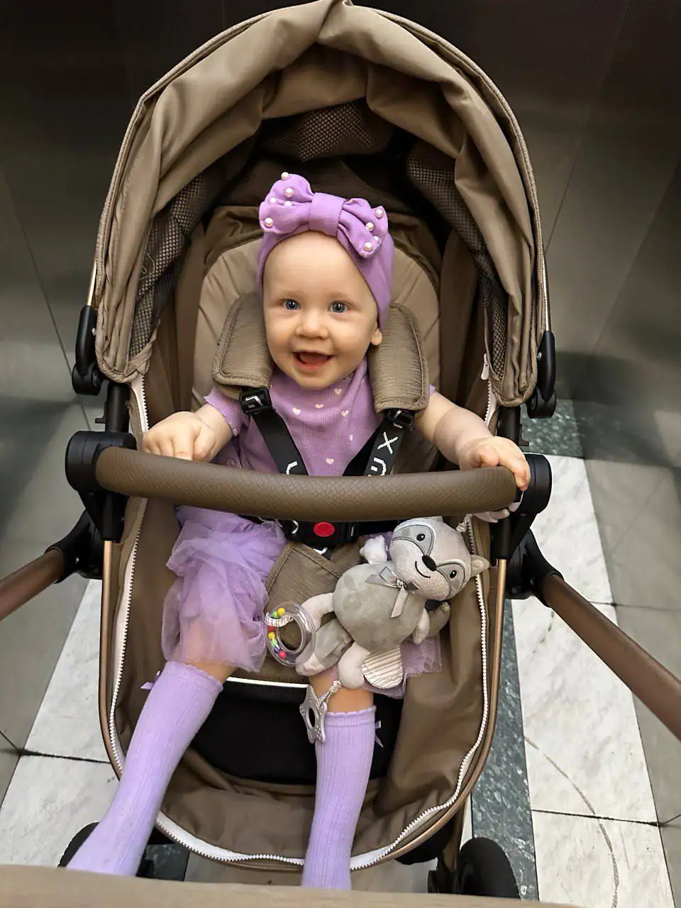 Продам коляску-трансформер Luxmom A6 - Коляски (Товары для детей) в Владивосток