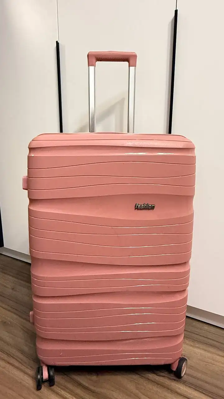 Большой чемодан на 20-22 кг - Барахолка в Владивосток