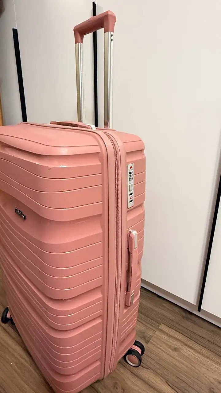 Большой чемодан на 20-22 кг - Барахолка в Владивосток