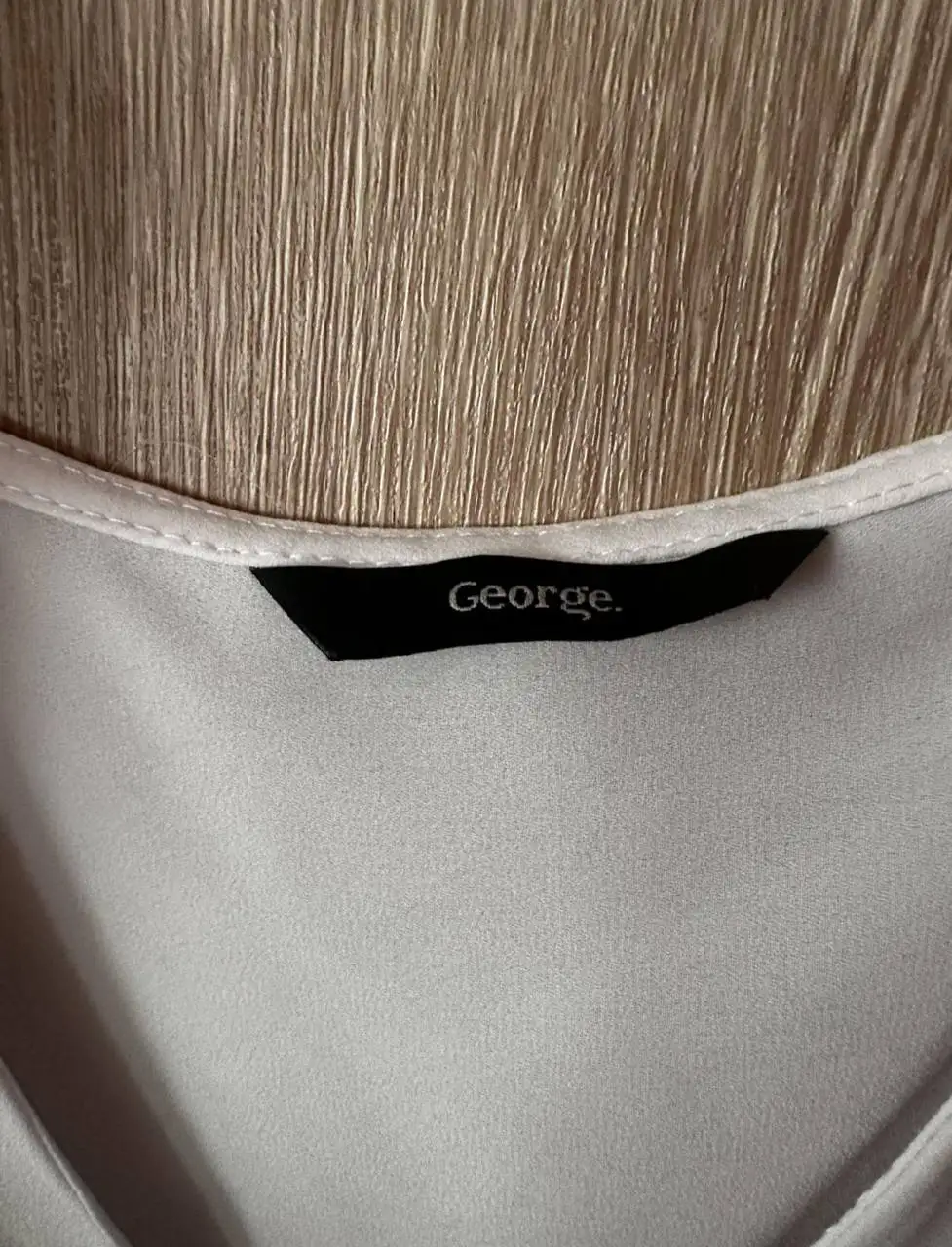 Продам блузку женскую шёлковую - Женская одежда (Одежда) в Владивосток