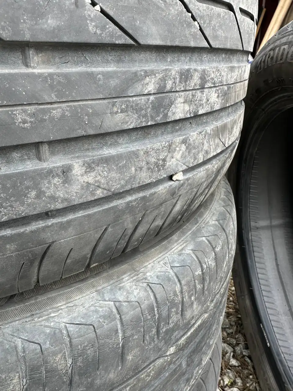 Летние шины R18 225/50 - Шины (Авто) в Владивосток