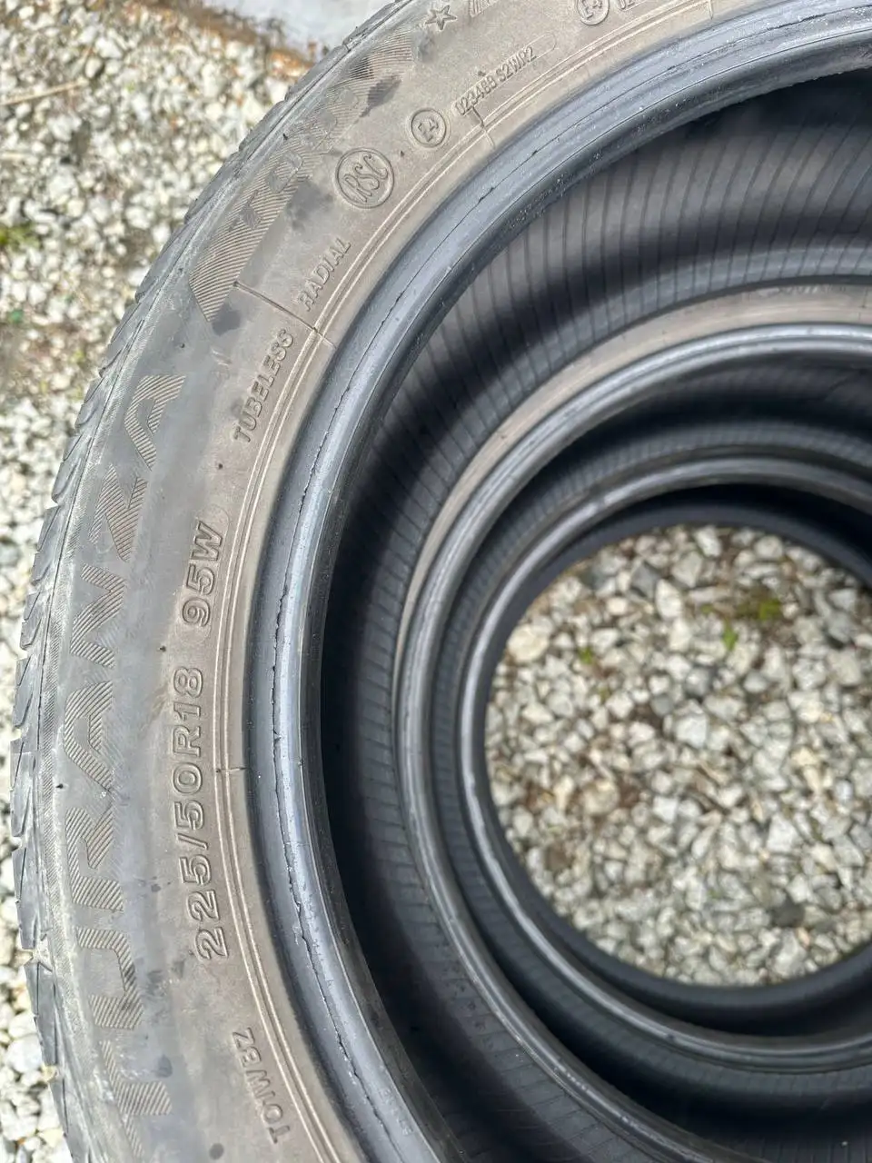 Летние шины R18 225/50 - Шины (Авто) в Владивосток